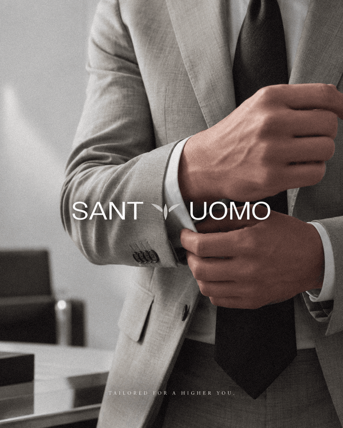 Sant Uomo proje kapağı; açık renk takım elbisenin kesim ve kumaş detayları